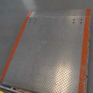 Plaque d'accès en aluminium usagée 48X60 2700